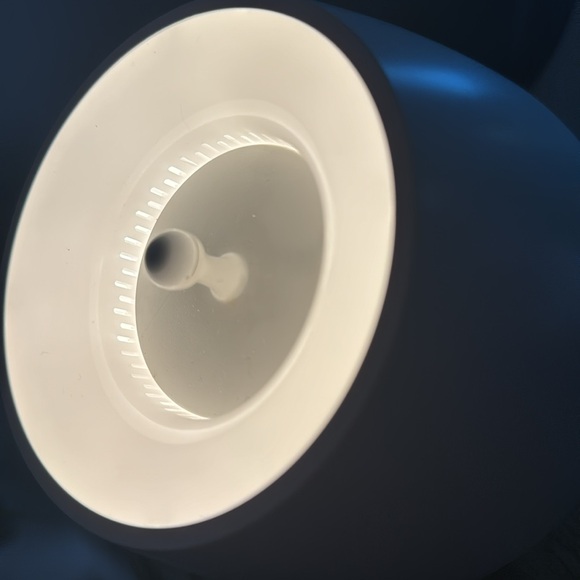 Sharper Image white noise sound machine and lamp. - Picture 5 of 5